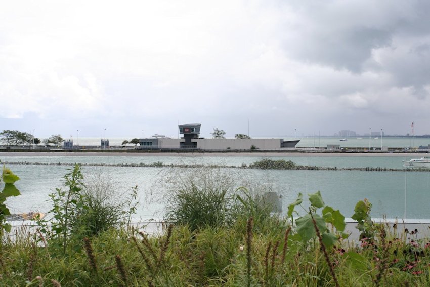 Chicago River Lock/Dam building