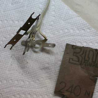 Loose Spring Contacts