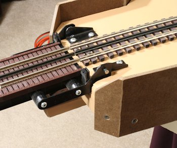 Single Track Bridge Hinges